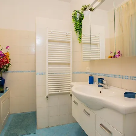 Vatican Station Bed & Breakfast