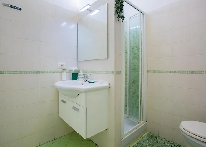 Vatican Station Bed & Breakfast 4*