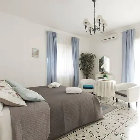 Couette-café Vatican Station 4*